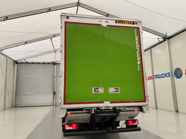 Scania P280 6×2 10 Tyre Rear Lift Curtainsider