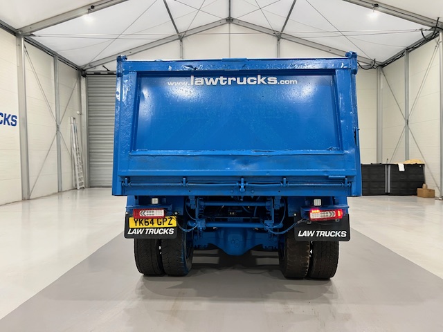 Volvo FMX 410 8×4 Day Cab Steel Tipper