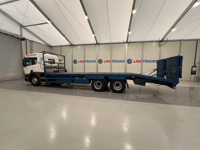 Scania 114 340 6×2 Sleeper Cab Beavertail