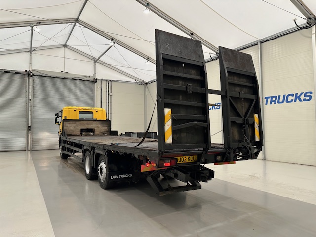 Scania 114 340 6×2 Rear Lift Day Cab Beavertail