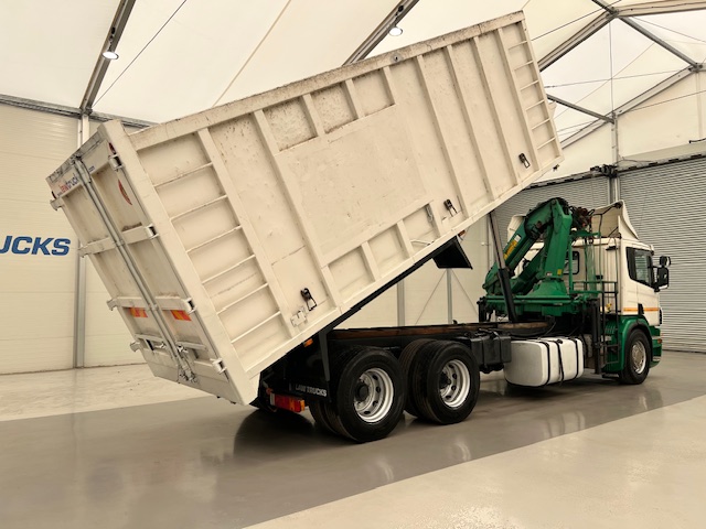 Scania P270 10 Tyre Day Cab Bulk Tipper with Crane