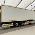 Mercedes Antos 2532 6×2 Rear Lift Day Cab Fridge Box - thumbnail