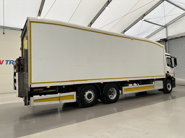 Mercedes Antos 2532 6×2 Rear Lift Day Cab Fridge Box
