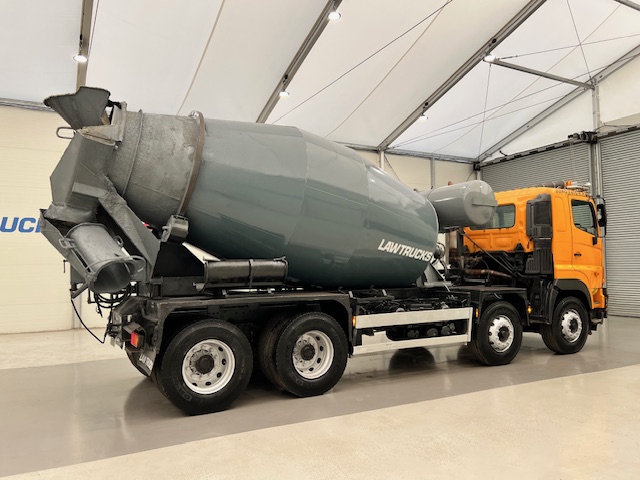 Hino 700 3241 8×4 Cement Mixer