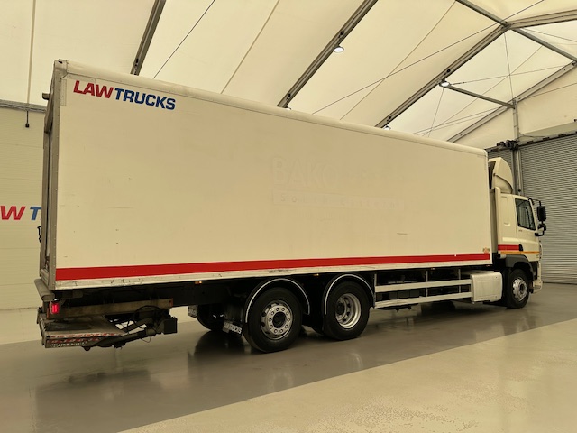 DAF CF 370 6×2 Sleeper Cab Fridge Box