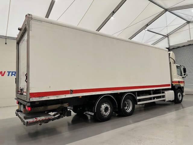 DAF CF 370 6×2 Sleeper Cab Fridge Box