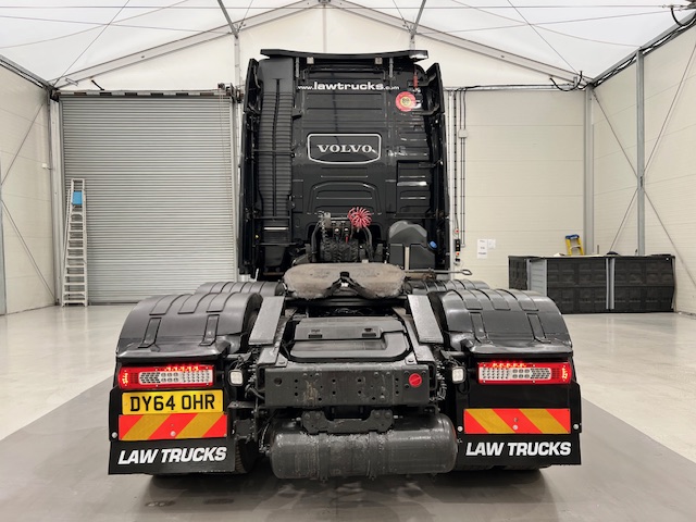 Volvo FH16 750 6×2 Midlift Tractor Unit