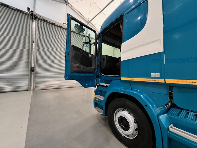 Scania R410 4×2 Sleeper Cab Tractor Unit