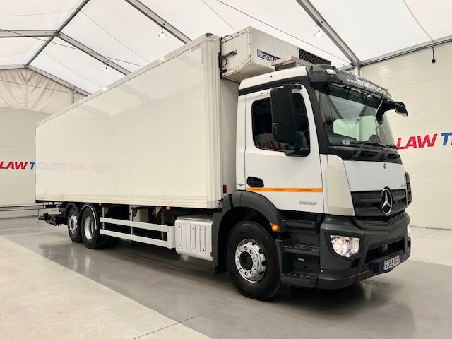 Mercedes Actros 2532 6×2 Rear Lift Day Cab Fridge Box