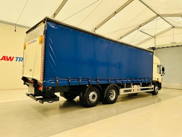 DAF CF75 310 6×2 Rear Lift Sleeper Cab Curtainsider