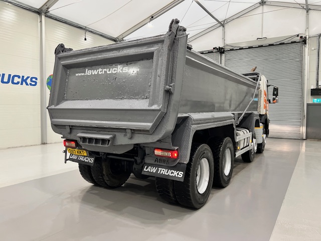 Volvo FMX 420 8×4 Day Cab Steel Tipper