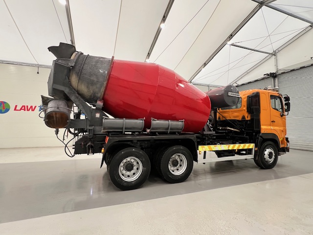 Hino 700 2813 6×4 Cement Mixer
