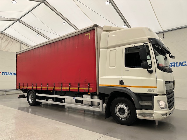 DAF CF 310 Sleeper Cab Curtainsider