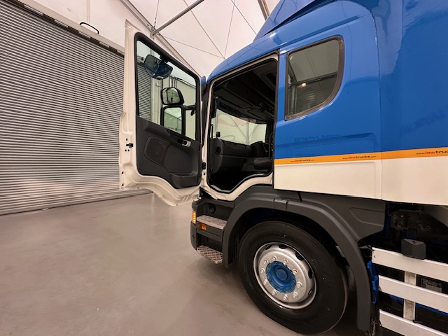 Scania P250 4×2 Sleeper Cab Fridge Box