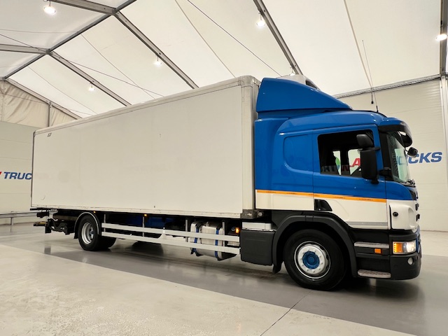 Scania P250 4×2 Sleeper Cab Fridge Box