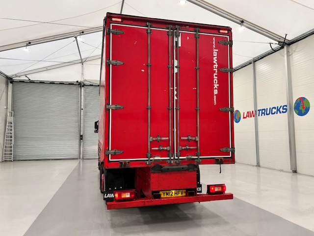 Volvo FM 450 6×2 Sleeper Cab Curtainsider