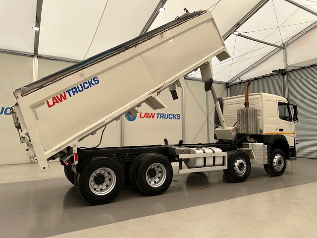 Volvo FM 410 8×4 Sleeper Cab Tar Spec Tipper