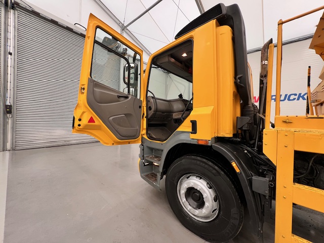 DAF CF75 310 6×4 Day Cab Gritter