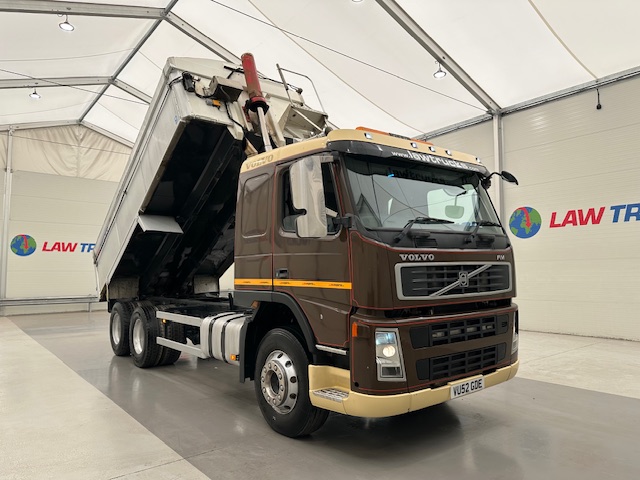 Volvo FM9 300 6×4 Sleeper Cab Tipper Manual