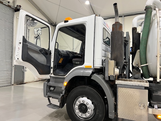Mercedes Atego 2628 6×4 Day Cab Vacuum Tanker