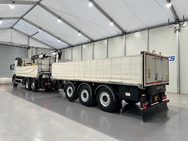 Volvo FM 450 Dropside Brick Grab Drawbar