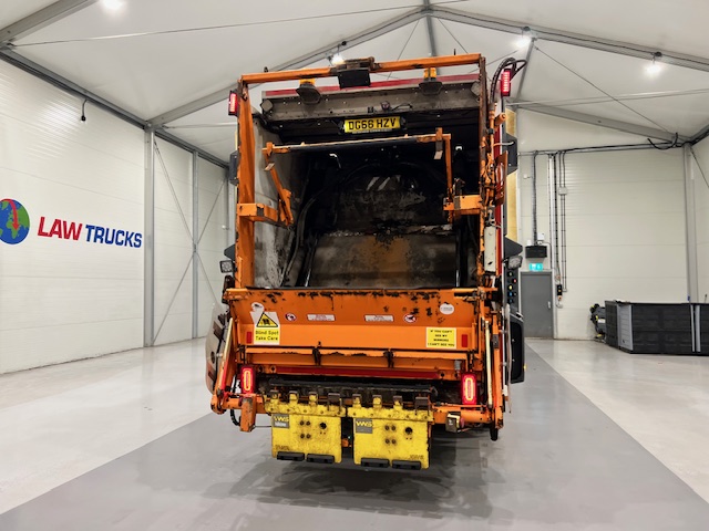 Mercedes Econic 2630 6×2 Refuse Bin Lorry