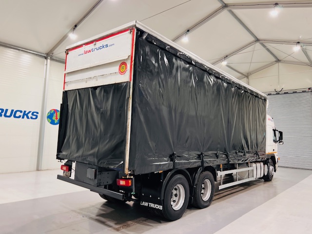 Volvo FM9 260 10 Tyre Sleeper Cab Curtainsider
