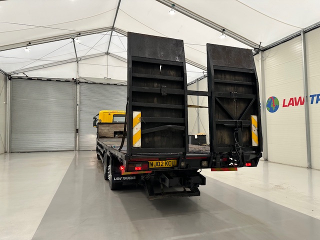 Scania 114 340 6×2 Rear Lift Day Cab Beavertail