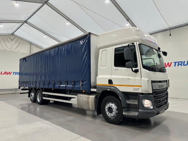 DAF CF 330 6×2 Rear Lift Sleeper Cab Curtainsider