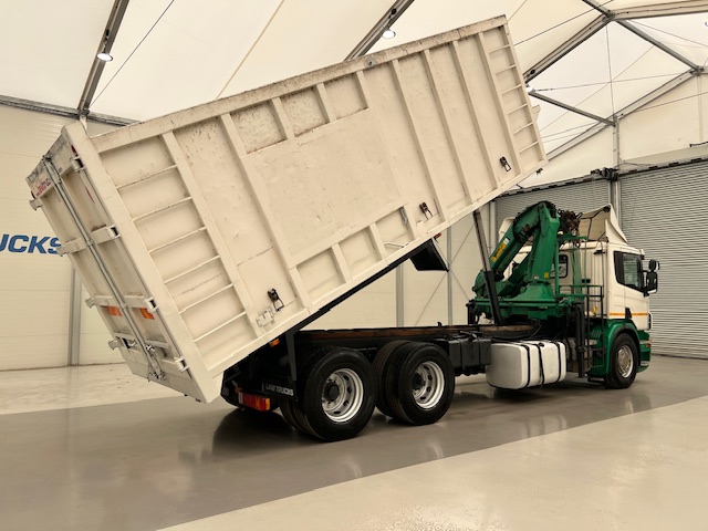 Scania P270 10 Tyre Day Cab Bulk Tipper with Crane