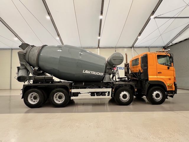 Hino 700 3241 8×4 Cement Mixer