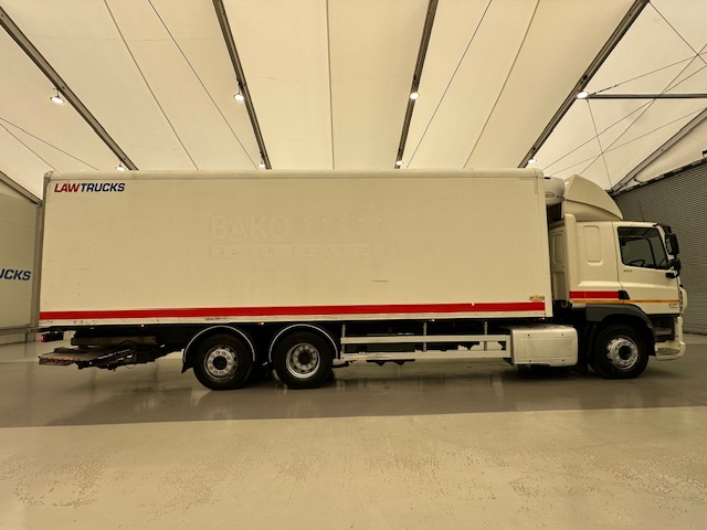 DAF CF 370 6×2 Sleeper Cab Fridge Box