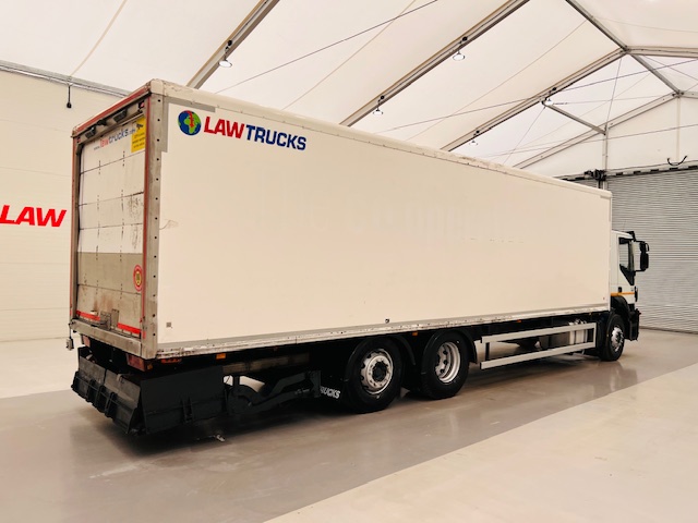 Iveco Stralis 310 AT Euro 6 6×2 Box Van