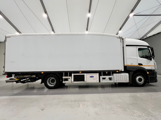 Mercedes Actros 1824 4×2 Sleeper Cab Fridge Box