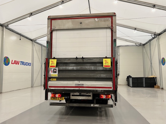 Mercedes Antos 2540 6×2 Rear Lift Day Cab Fridge Box