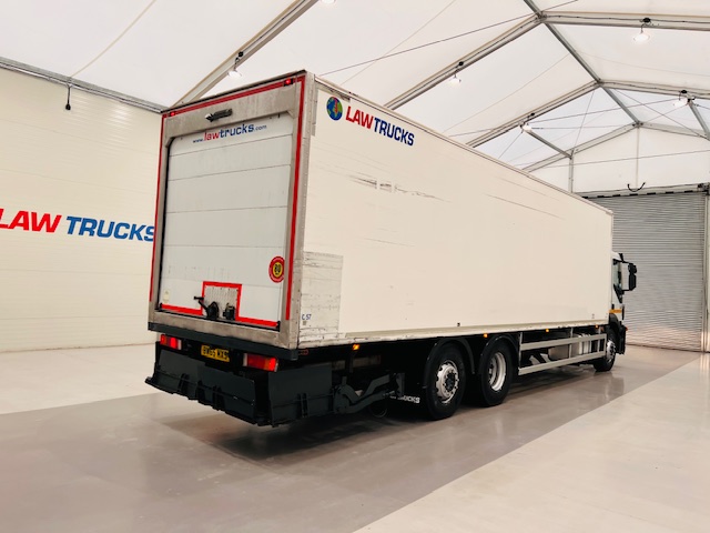 Iveco Stralis 310 AT 6×2 Box Van
