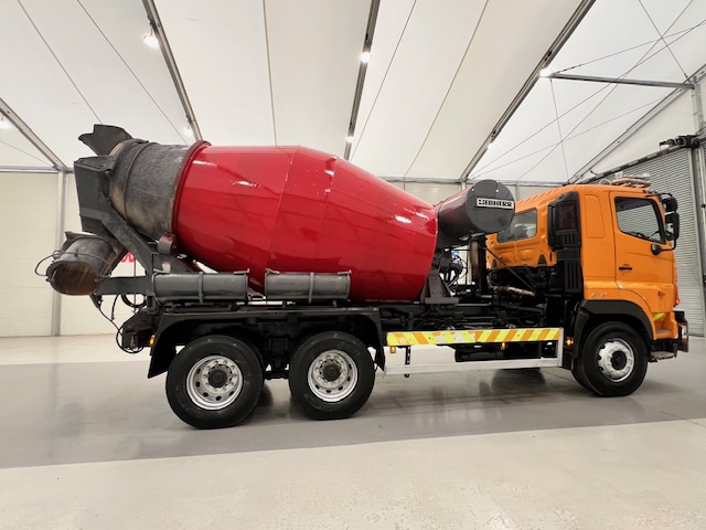 Hino 700 2813 6×4 Cement Mixer