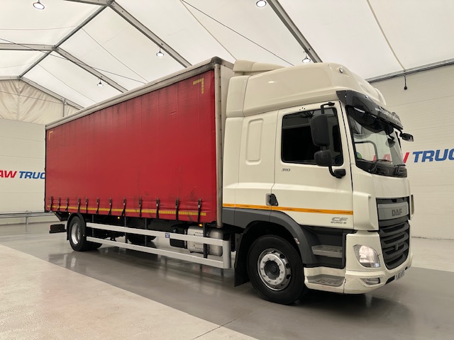 DAF CF 310 Sleeper Cab Curtainsider