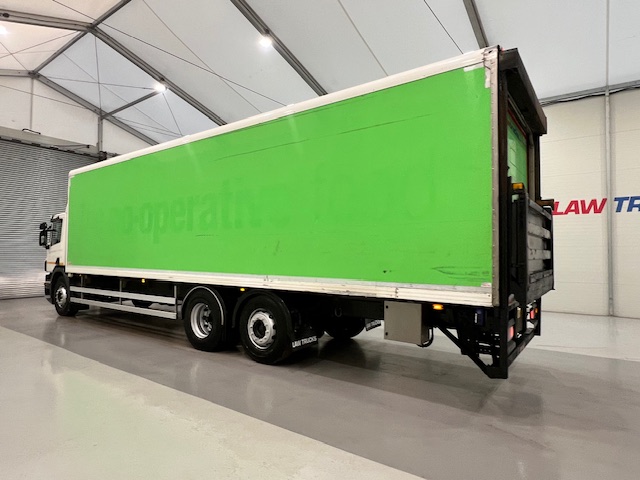 Scania P280 6×2 Rear Lift Day Cab Fridge Box