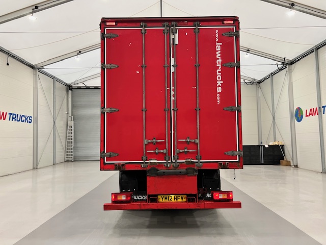 Volvo FM 450 6×2 Sleeper Cab Curtainsider