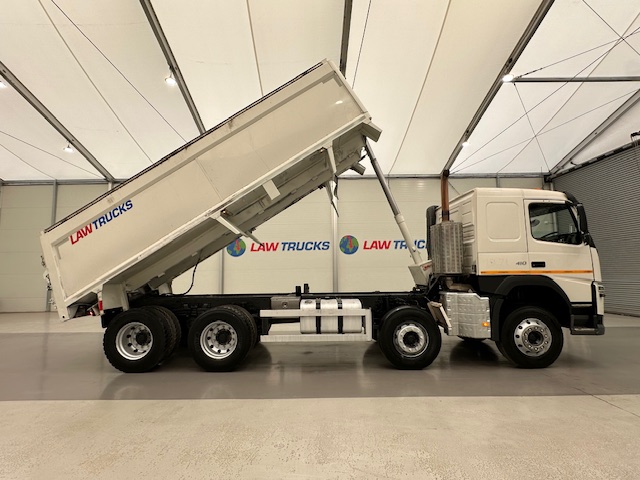 Volvo FM 410 8×4 Sleeper Cab Tar Spec Tipper