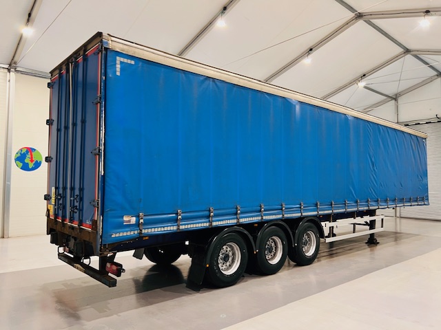 SDC Tri Axle Curtainsider Trailer