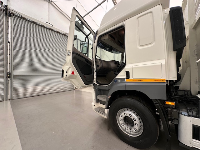 DAF CF 340 6×2 Sleeper Cab Rear Lift Dropside