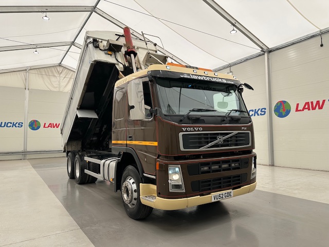 Volvo FM9 300 6×4 Sleeper Cab Tipper Manual