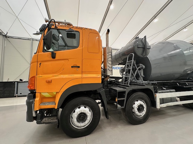 Hino 700 3241 8×4 Cement Mixer