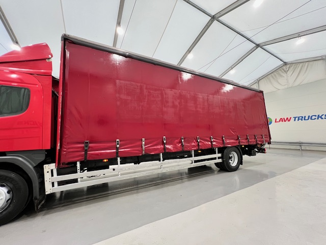 Scania P230 4×2 Sleeper Cab Curtainsider