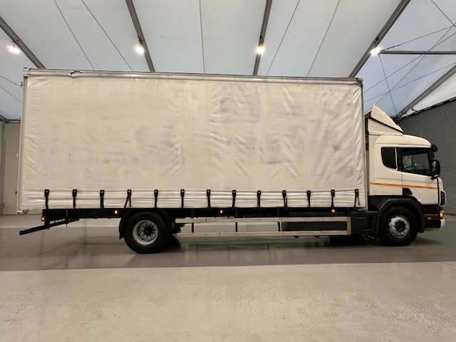 Scania P94 230 Sleeper Cab Curtainsider