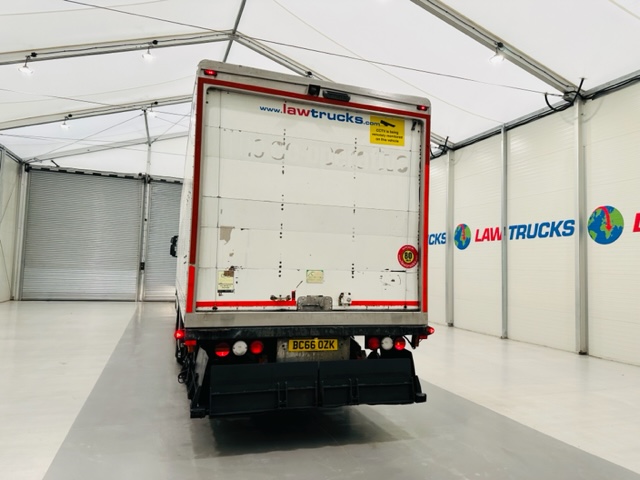 Iveco Stralis 310 AT 6×2 Box Van