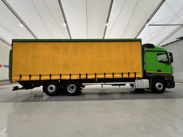 Mercedes Actros 2536 6×2 Sleeper Cab Curtainsider