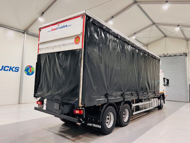 Volvo FM9 260 10 Tyre Sleeper Cab Curtainsider